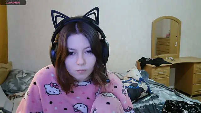 Snapshot of RendyDow chatting on 10.04.25 RendyDow online show from 10.04.25