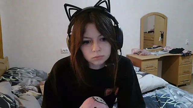 Snapshot of RendyDow chatting on 10.11.25 RendyDow online show from 10.11.25