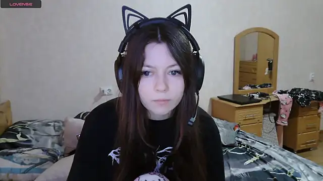 Snapshot of RendyDow chatting on 10.17.25 RendyDow online show from 10.17.25