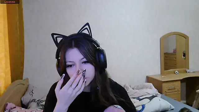 Snapshot of RendyDow chatting on 11.04.25 RendyDow online show from 11.04.25