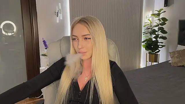 Snapshot of OhMyEmma chatting on 01.19.26 OhMyEmma online show from 01.19.26