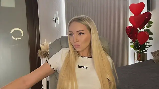 Snapshot of OhMyEmma chatting on 02.25.26 OhMyEmma online show from 02.25.26