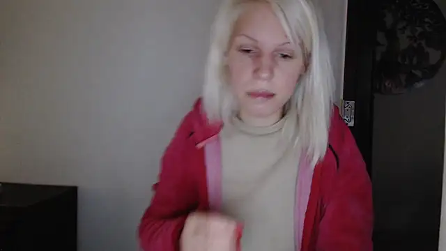 Snapshot of ElssaRush chatting on 10.02.25 ElssaRush online show from 10.02.25