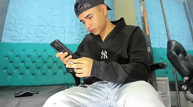 NohaCollens online show from 03.19.25