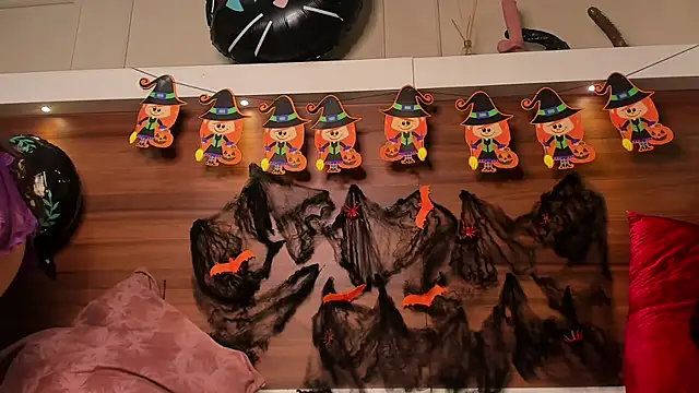 AriadnaHarper online show from 10.19.25