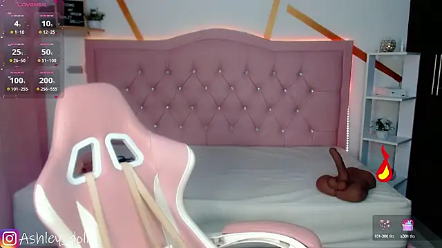 Snapshot of Ashley_dolll chatting on 10.05.25 Ashley dolll online show from 10.05.25