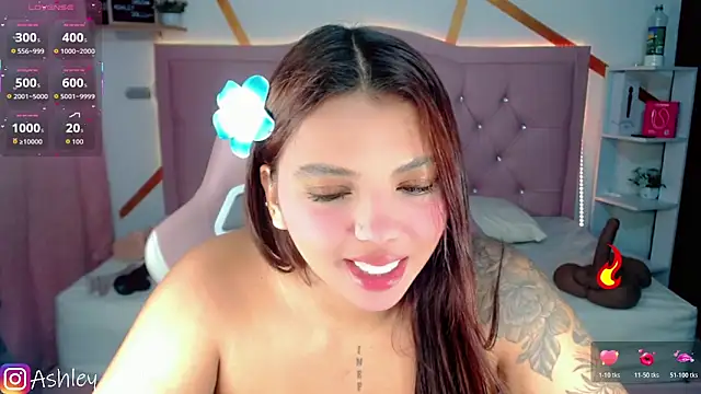 Snapshot of Ashley_dolll chatting on 10.21.25 Ashley dolll online show from 10.21.25