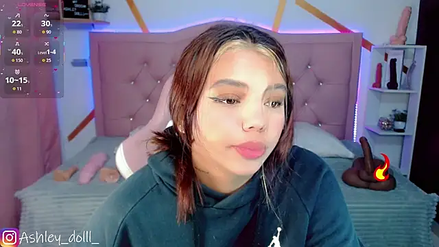 Snapshot of Ashley_dolll chatting on 10.29.25 Ashley dolll online show from 10.29.25