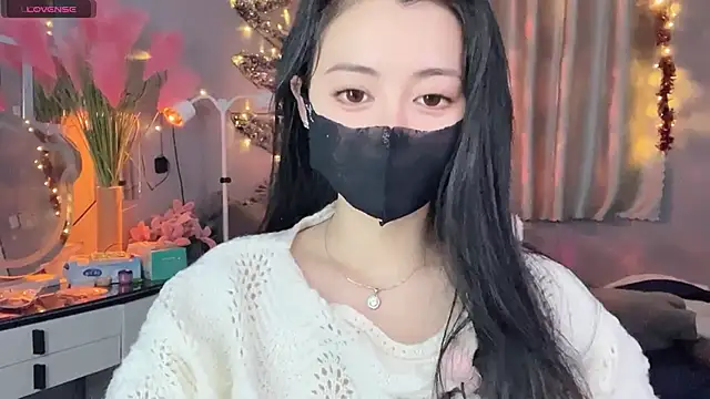 Snapshot of MI_KA22 chatting on 11.16.25 MI KA22 online show from 11.16.25