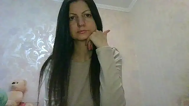 Snapshot of AliseWats chatting on 02.13.26 AliseWats online show from 02.13.26