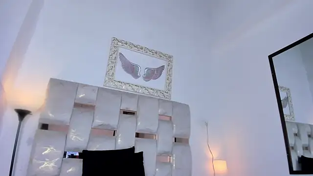 Lola Blondie online show from 11.18.25