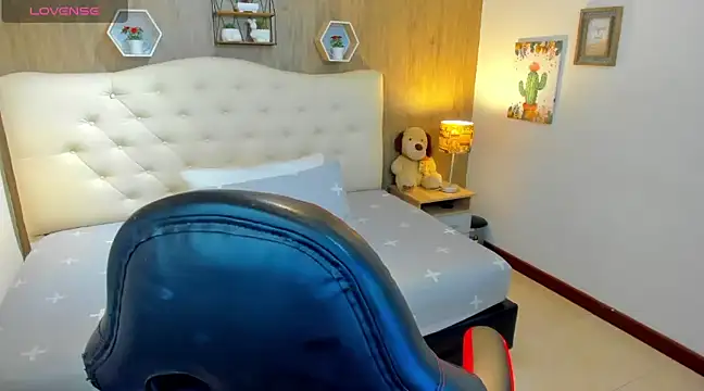  LiilyWong online show from 03.22.25