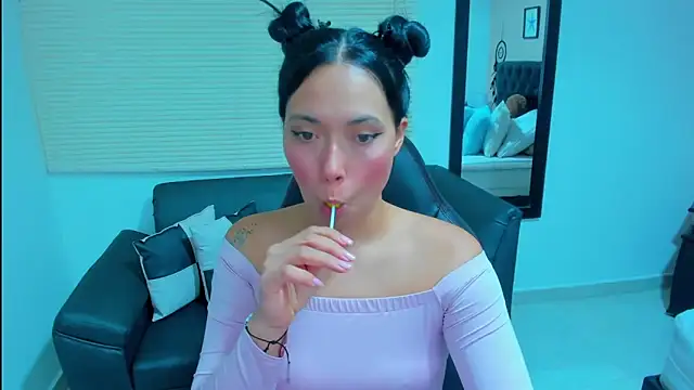  LiilyWong online show from 10.11.25