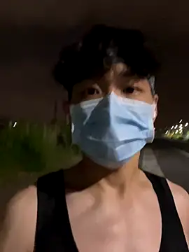 Snapshot of chipboo chatting on 10.05.25 chipboo online show from 10.05.25