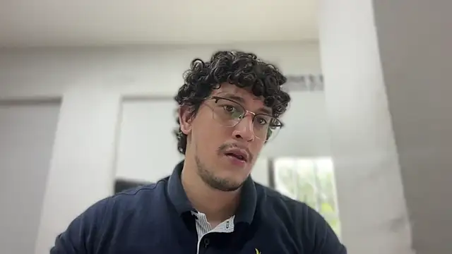 Snapshot of chicoinhibido chatting on 12.19.25 chicoinhibido online show from 12.19.25