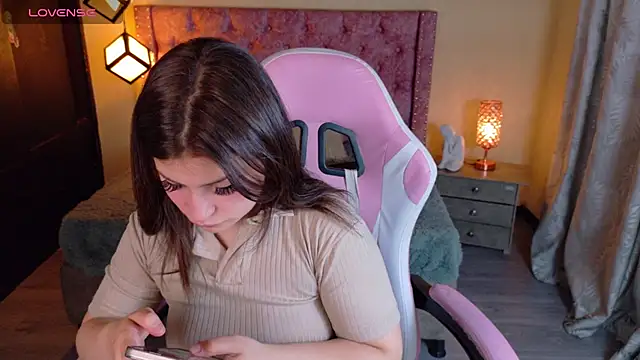 Snapshot of sweet__thang chatting on 10.29.25 sweet thang online show from 10.29.25