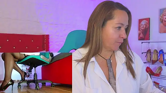 weet Evans    online show from 10.07.25