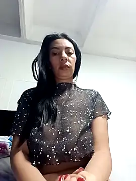 DaphneRosses online show from 02.23.26