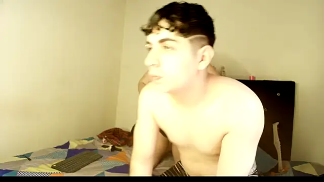 Snapshot of Kymberlyandlucas2 chatting on 10.02.25 Kymberlyandlucas2 online show from 10.02.25