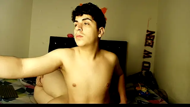 Snapshot of Kymberlyandlucas2 chatting on 10.23.25 Kymberlyandlucas2 online show from 10.23.25