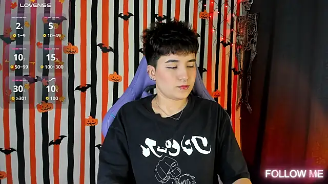 emma cute7 online show from 10.16.25