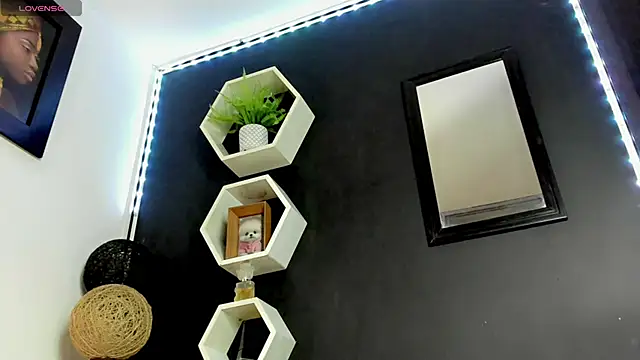 AteneaTaylor online show from 03.14.25