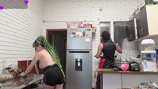 Snapshot of freyaa_sorcerees chatting on 10.05.25 freyaa sorcerees online show from 10.05.25