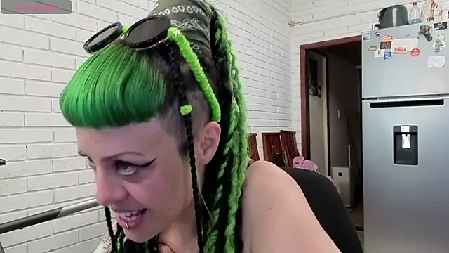 Snapshot of freyaa_sorcerees chatting on 10.16.25 freyaa sorcerees online show from 10.16.25