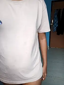 Snapshot of naughtyreva chatting on 09.22.25 naughtyreva online show from 09.22.25