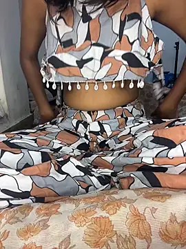 Snapshot of LOVEy_D0VEY chatting on 03.07.25 LOVEy D0VEY online show from 03.07.25