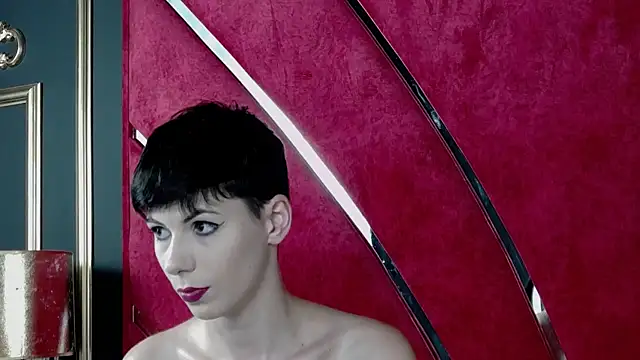 Roxxy Rouge online show from 10.06.25