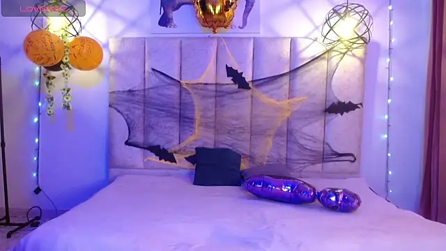 violettsuncs online show from 10.23.25