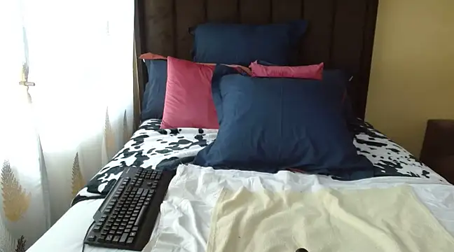 Snapshot of SexyShybarbie chatting on 03.15.25 SexyShybarbie online show from 03.15.25