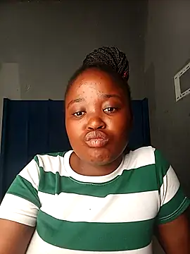 Snapshot of SexyShybarbie chatting on 10.15.25 SexyShybarbie online show from 10.15.25