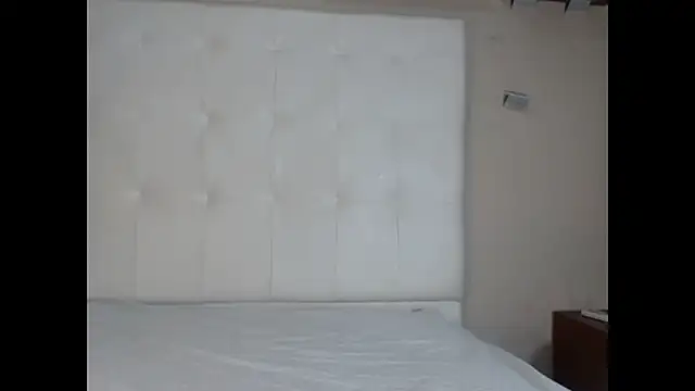 Snapshot of willow_smitt chatting on 10.02.25 willow smitt online show from 10.02.25