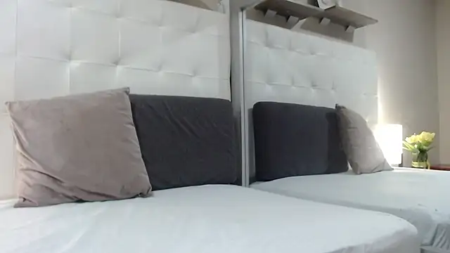 Snapshot of willow_smitt chatting on 10.10.25 willow smitt online show from 10.10.25