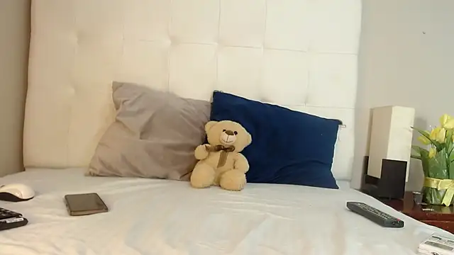 Snapshot of willow_smitt chatting on 10.24.25 willow smitt online show from 10.24.25