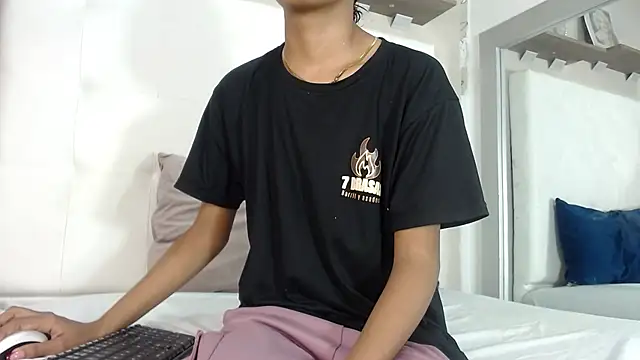 Snapshot of willow_smitt chatting on 10.30.25 willow smitt online show from 10.30.25