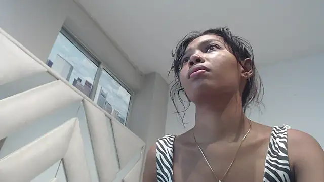 willow smitt online show from 04.05.26