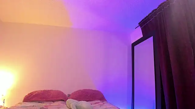 Alessamoth online show from 11.26.25