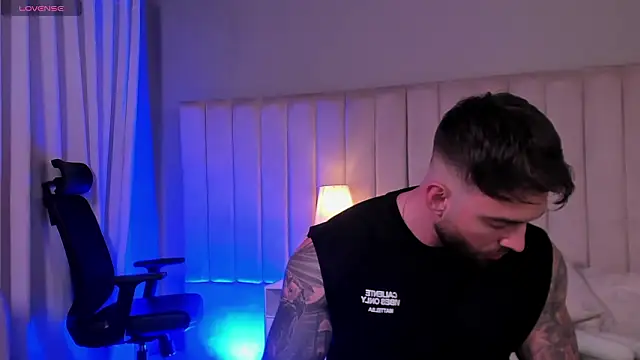 Snapshot of OLIVER_COLT chatting on 03.21.26 OLIVER COLT online show from 03.21.26