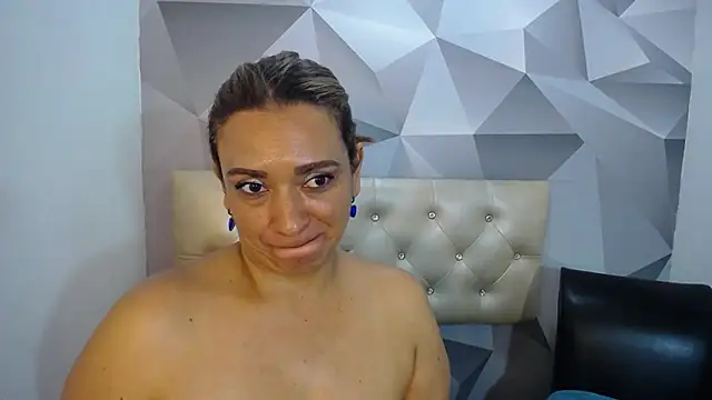 Milf-Prettyboobs online show from 12.14.25