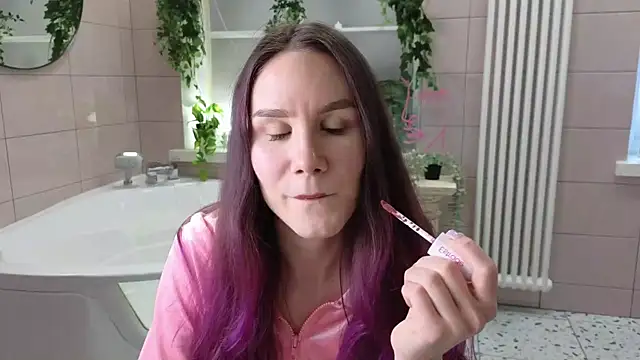 Snapshot of Clare__Florence chatting on 03.12.25 Clare Florence online show from 03.12.25