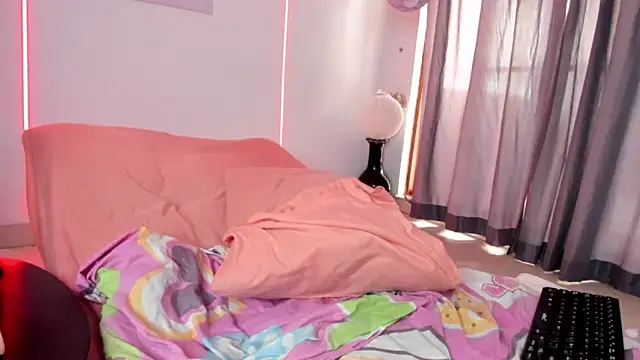 Snapshot of sweet_cinamon chatting on 10.24.25 sweet cinamon online show from 10.24.25