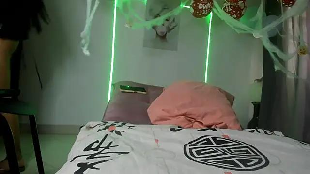 Snapshot of sweet_cinamon chatting on 11.02.25 sweet cinamon online show from 11.02.25