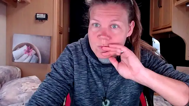 CallMeMaria online show from 01.04.25