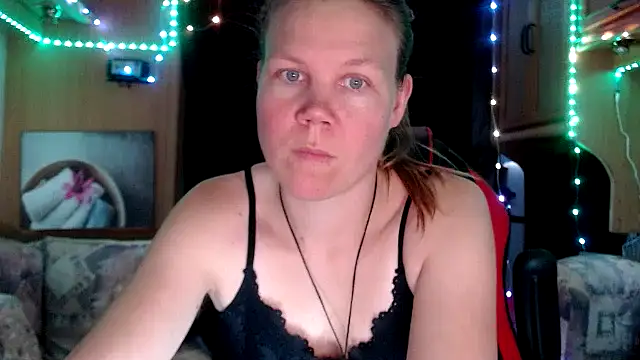 CallMeMaria online show from 02.05.25