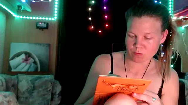 CallMeMaria online show from 02.06.25