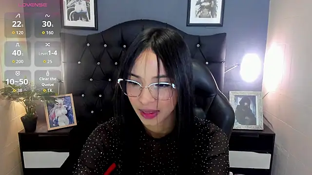 Snapshot of Lissandra_18 chatting on 11.04.25 Lissandra 18 online show from 11.04.25