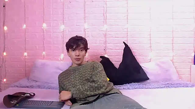 Snapshot of wet_valery chatting on 02.26.26 wet valery online show from 02.26.26